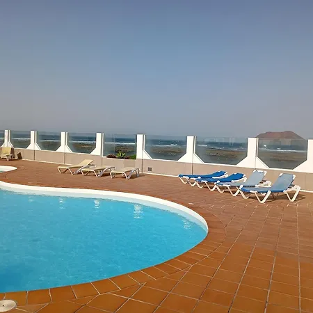 Ferienhaus Geranio House, Beachfront, Pool,